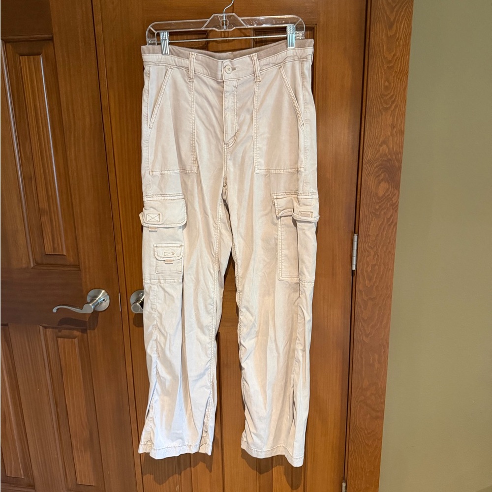 American Eagle Outfitters Light Beige Cargo Pants with Multiple Pockets